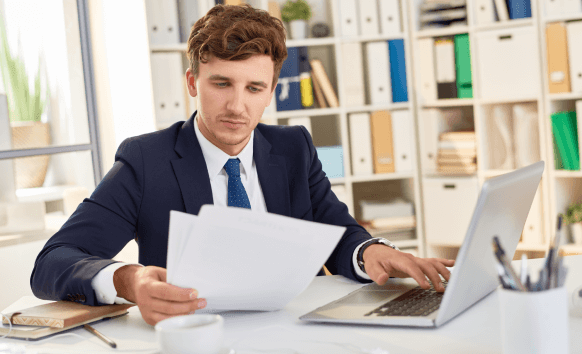 A translator working on a certified Divorce Certificate translation for submission in Houston, TX, ensuring compliance.